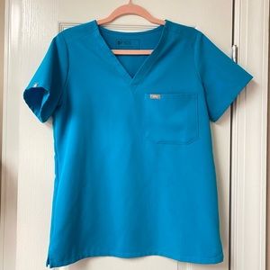 FIGS | Catarina One-Pocket Scrub Top in Teal
